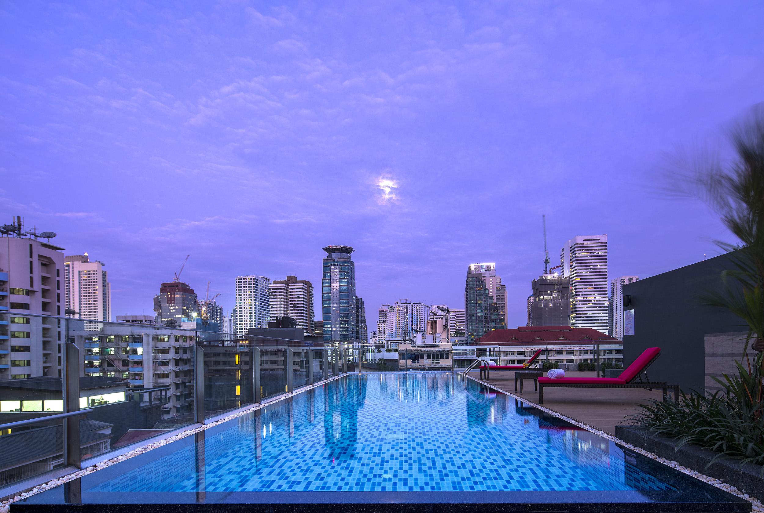 Travelodge Sukhumvit 11 Бангкок Экстерьер фото